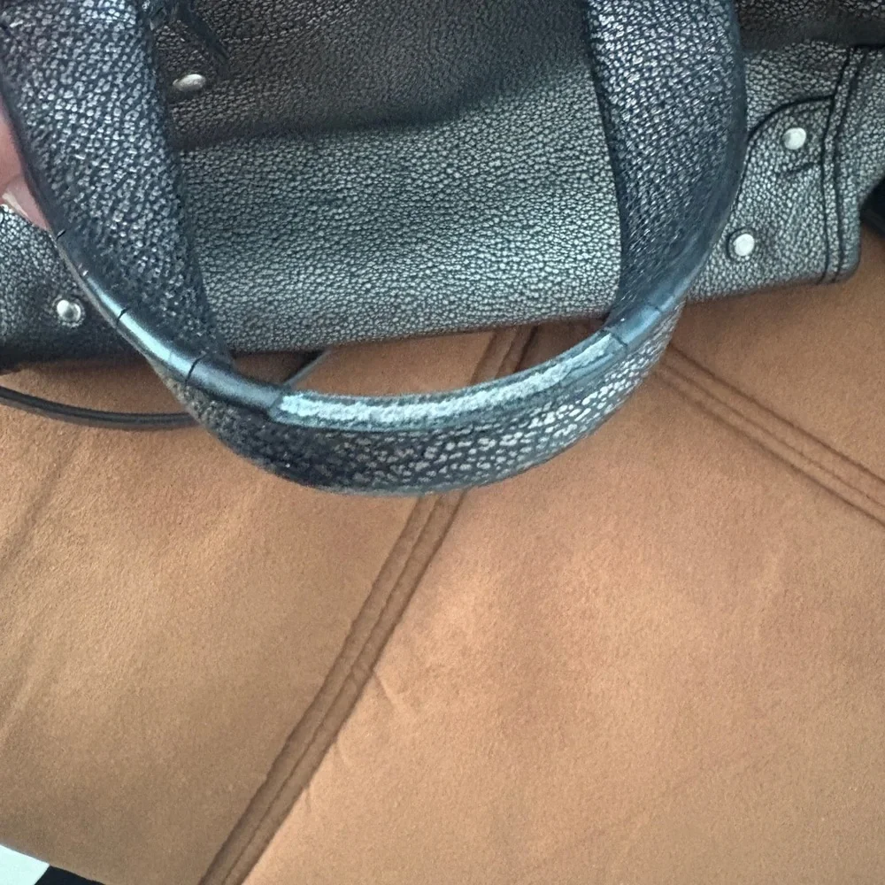 Metallic silver coach small Handbag - Picture 5 of 7